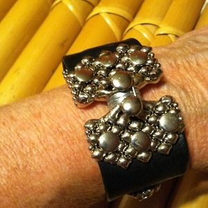 Rocker leather bracelet