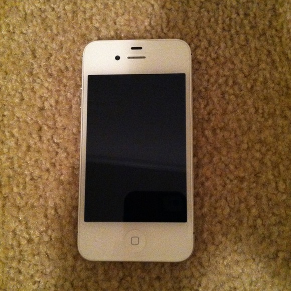☀RESERVED☀ iPhone 4 (without charger)