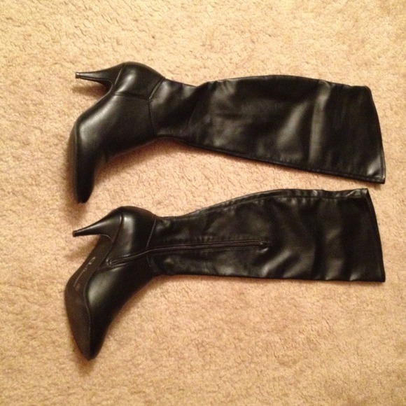 RESERVED!!Chinese laundry thigh high boots