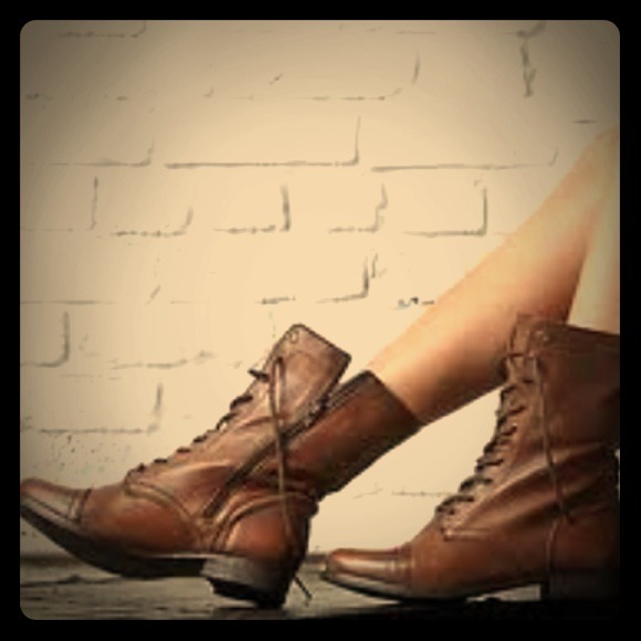 TROOPA BOOTS~ Steve madden