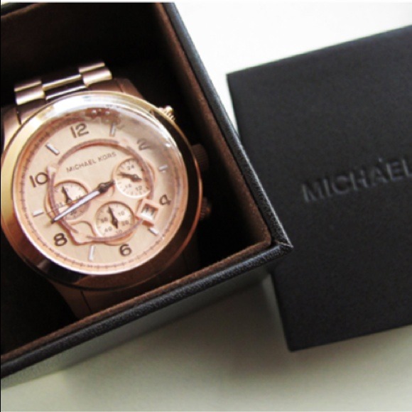 MICHAEL KORS~ ROSE-GOLD WATCH - Picture 2 of 4