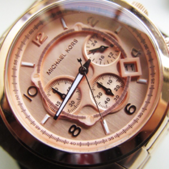 MICHAEL KORS~ ROSE-GOLD WATCH - Picture 3 of 4