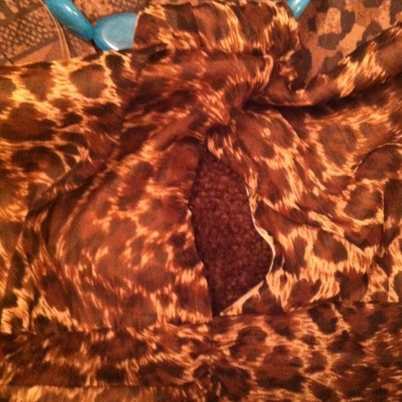 Sexy Leopard Top! - Picture 3 of 3