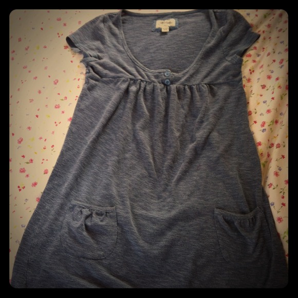 💢SOLD💢Adorable blue top