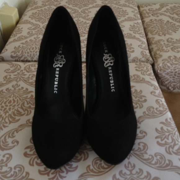 Suede pumps!✨✨✨✨