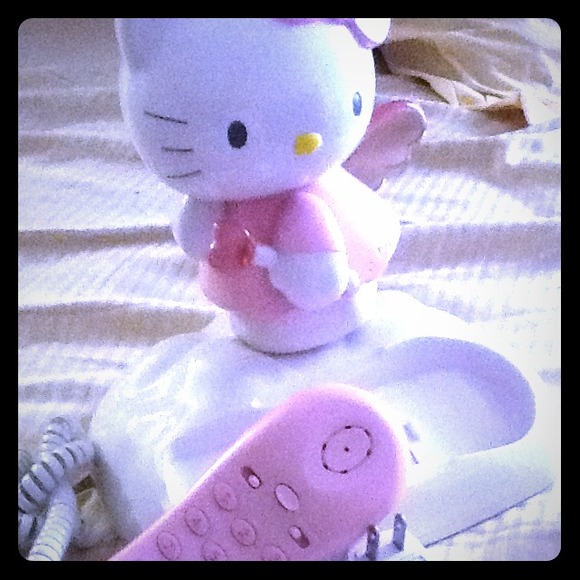 A hello kitty caller ID telephone - Picture 1 of 3