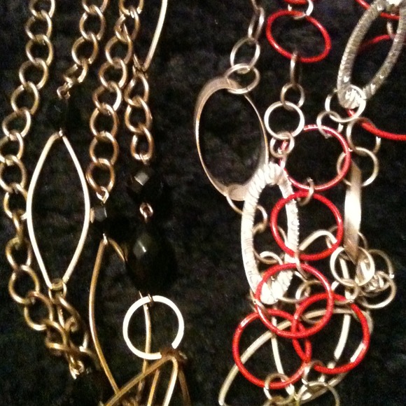 4 neckalaces for $5 - Picture 4 of 4