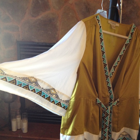 SOLD🎩🎩🎩🎩Blouse - Picture 2 of 3