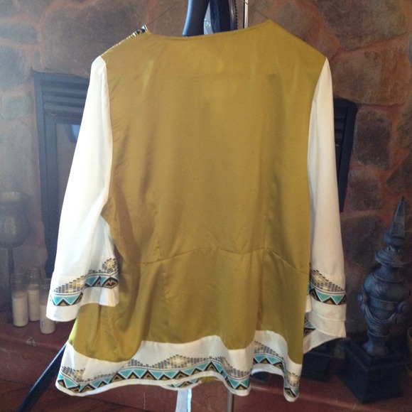 SOLD🎩🎩🎩🎩Blouse - Picture 3 of 3