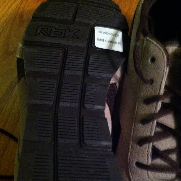 🌸SOLD🌸 NWT - Reebok Beige and Brown Sneakers - Picture 3 of 4