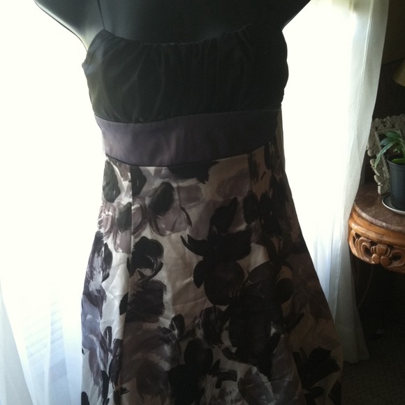 Dress - Picture 1 of 2