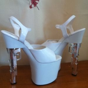 GUN STILETTO PLATFORM
