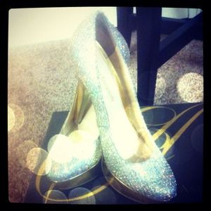 Easmiles silver gold heels by ENZO ANGIOLINI