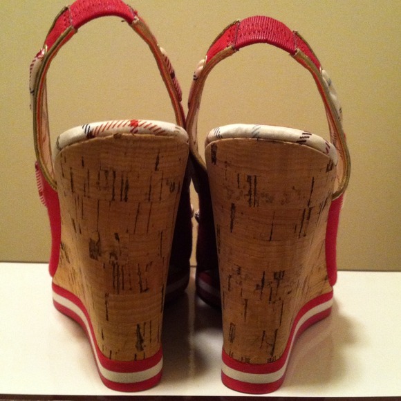 Coach wedge 4 1/2" heel - Picture 2 of 4