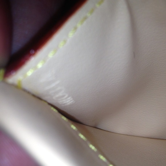 SOLD. LV card holder +mini dust case. - Picture 4 of 4