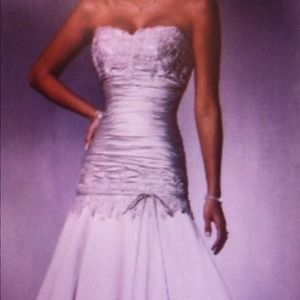 Wedding gown/reduced!