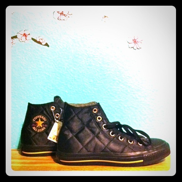 🔻REDUCED🔻Chanel like Converse sneakers