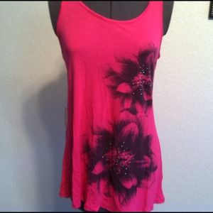 🔴SOLD🔴Really cute baggy pink tank