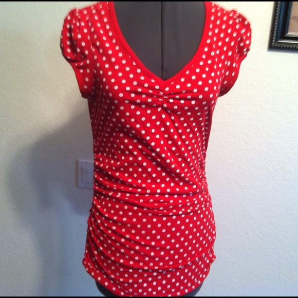 🔴SOLD🔴Cute polka dot shirt.