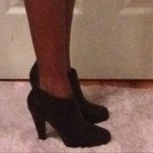 Ankle height leather booties