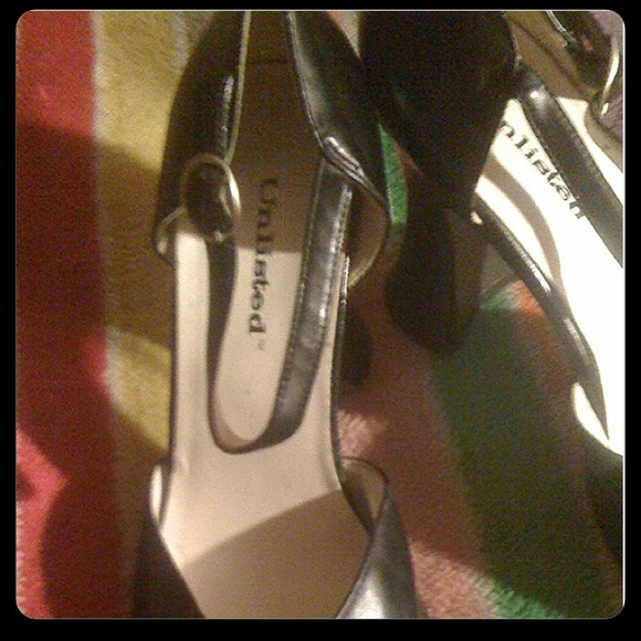 UNLISTED Black Heels - Picture 4 of 4