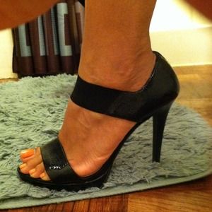 ❌Reserved Black bcbg heels ❌