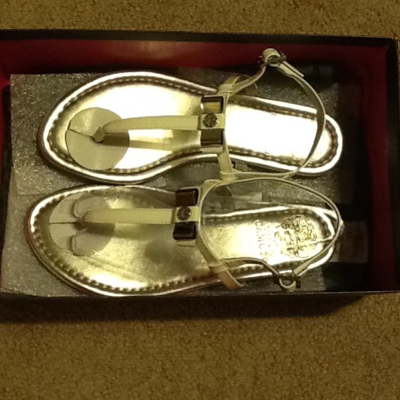 White Vince Camuto Sandals. Size 6.5 - Picture 3 of 4
