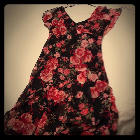 🌺🌺Floral dress🌺MAKE AN OFFER🌺🌺