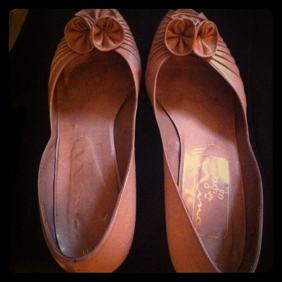 Vintage Nina tan pumps 1.5 inch