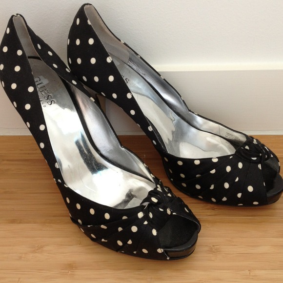 Poka-dot heels.