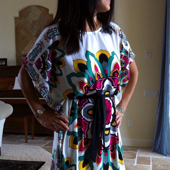 💯SOLD Bundle💯 @malikanator White patterned dress - Picture 2 of 3