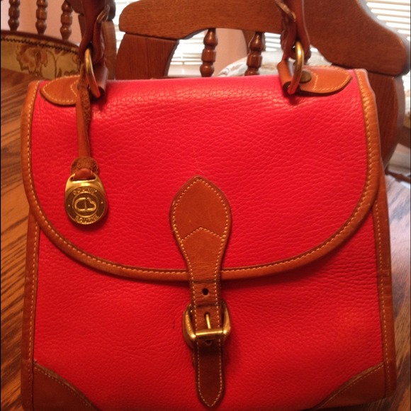 Authentic Vintage Red D&B Handbag.🌟reduced🌟