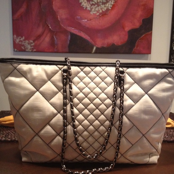 Price Reduced!!!! FENDI Tote ✨AUTHENTIC✨