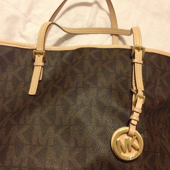 TRADED-to lovableworld who is SCAMMER beware - Picture 1 of 1