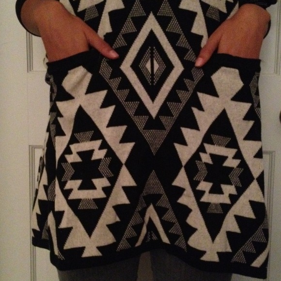 🎉HP 9/8🎊NWT Millau LF black and cream sweater!!! - Picture 2 of 3