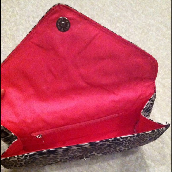 Animal Print Envelope Clutch - Picture 2 of 3