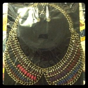 Peter pan bib necklace