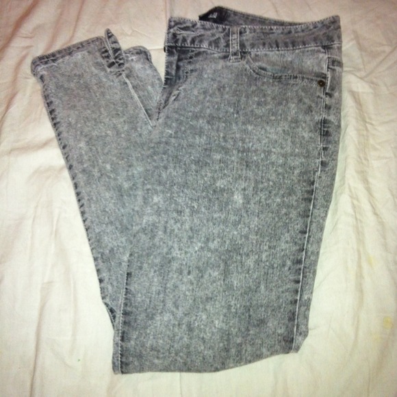 🔴Trade for ariamarsche🔴FOREVER 21 JEANS