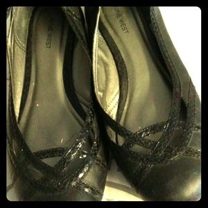 Nine West black flat shoes