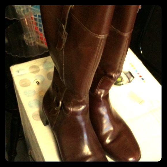 Reserved!Poprincess6791Naturalizer burnt red boots