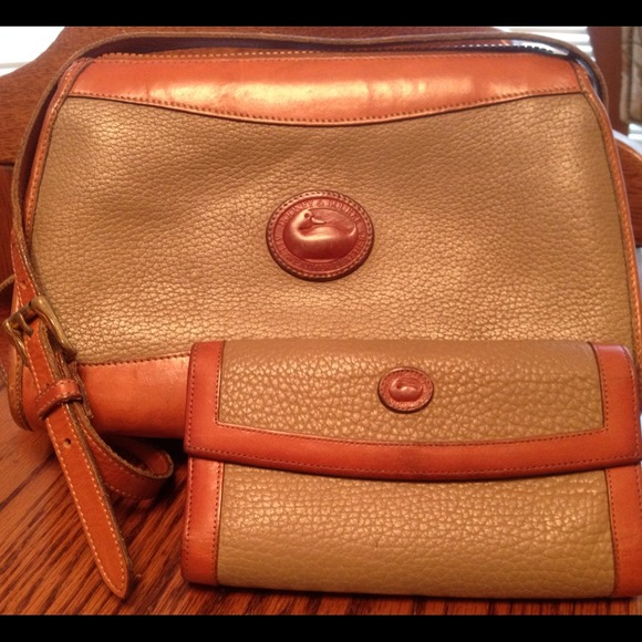 Reserve for @671islandroots Vintage d&b bag/wallet