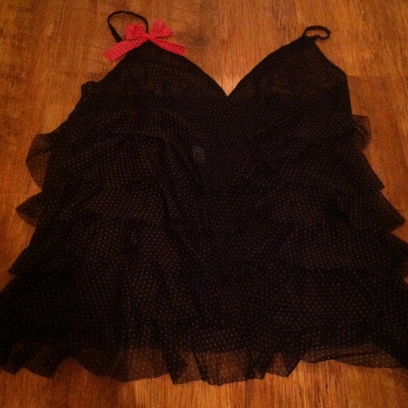 HOLD... Cute little nighty top.