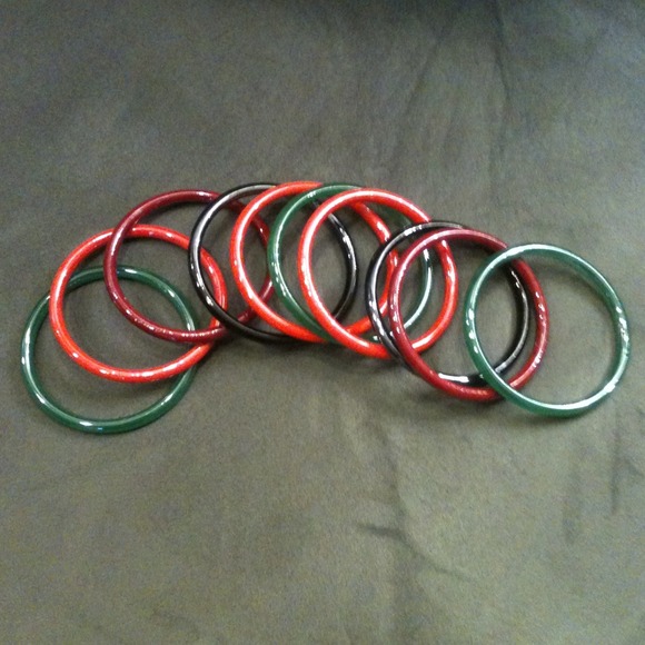 Set of 11 colorful glass bangles 💛 💙 💜 💚 ❤
