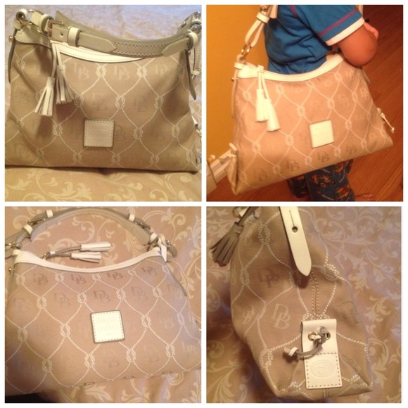 Dooney & Bourke New - Picture 1 of 4