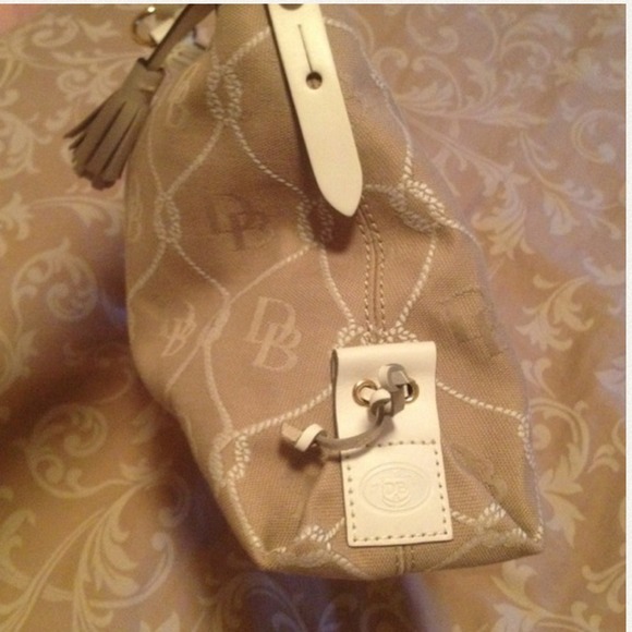 Dooney & Bourke New - Picture 4 of 4