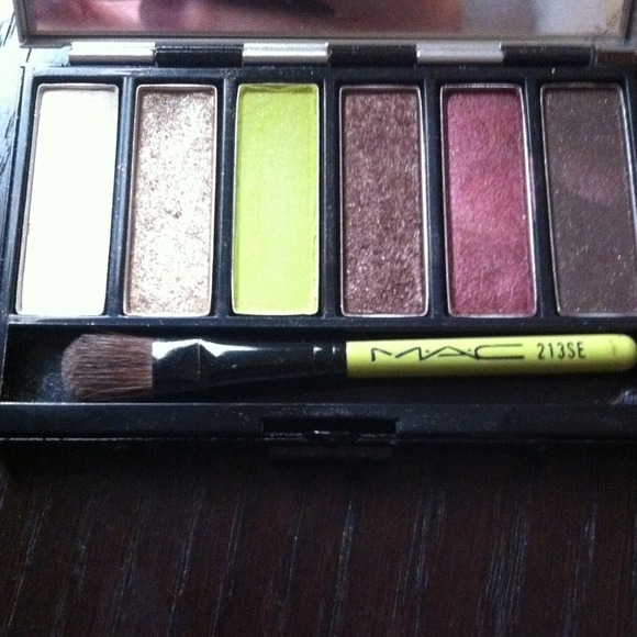 SOLD!Mac limited edition warm eyeshadow pallet
