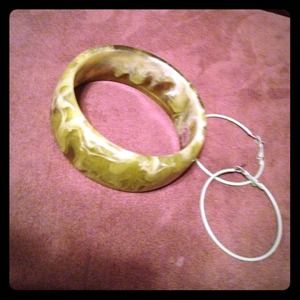 Bracelet and earrings set