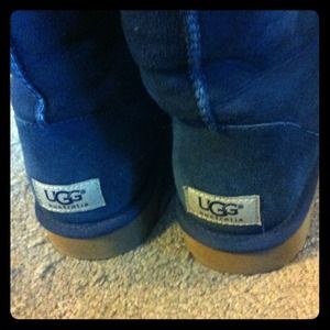 Navy classic tall UGGS womens size 7