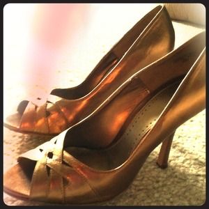 Bakers gold heels size 8