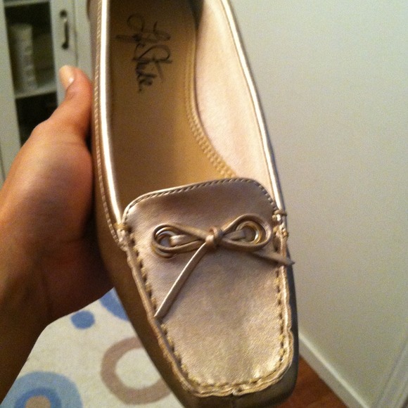 ❌sold  in bundle Gold loafer flats❌